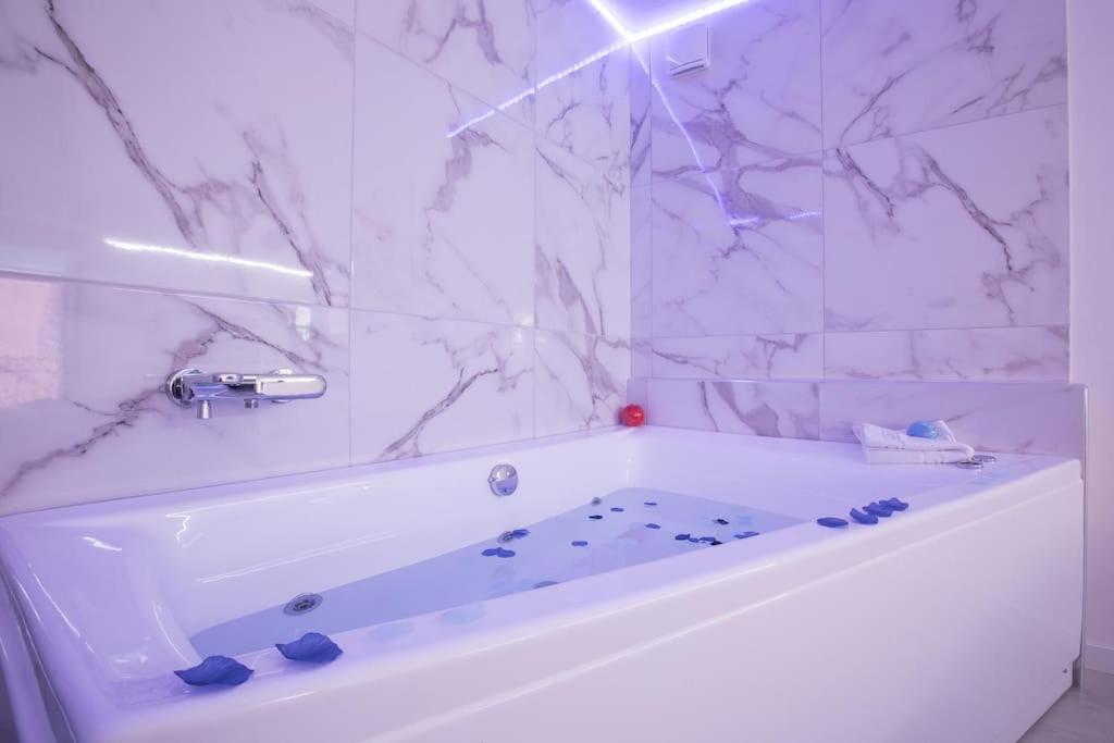 My Piazza Navona Jacuzzi Suite -Topcollection 로마 외부 사진